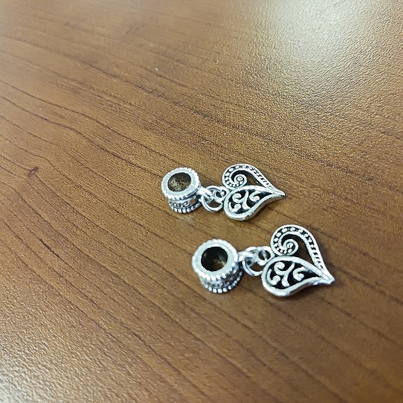 Seahorse and Hearts Necklace - Picture 6 of 11